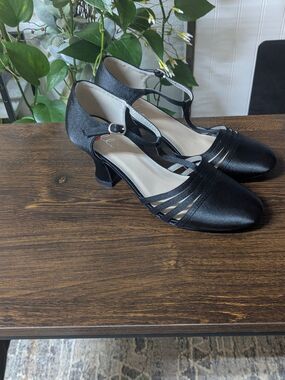 Ellie Shoes Black Satin Lucille T-Strap Flapper Heels - Size-8, 2 .5" Heel